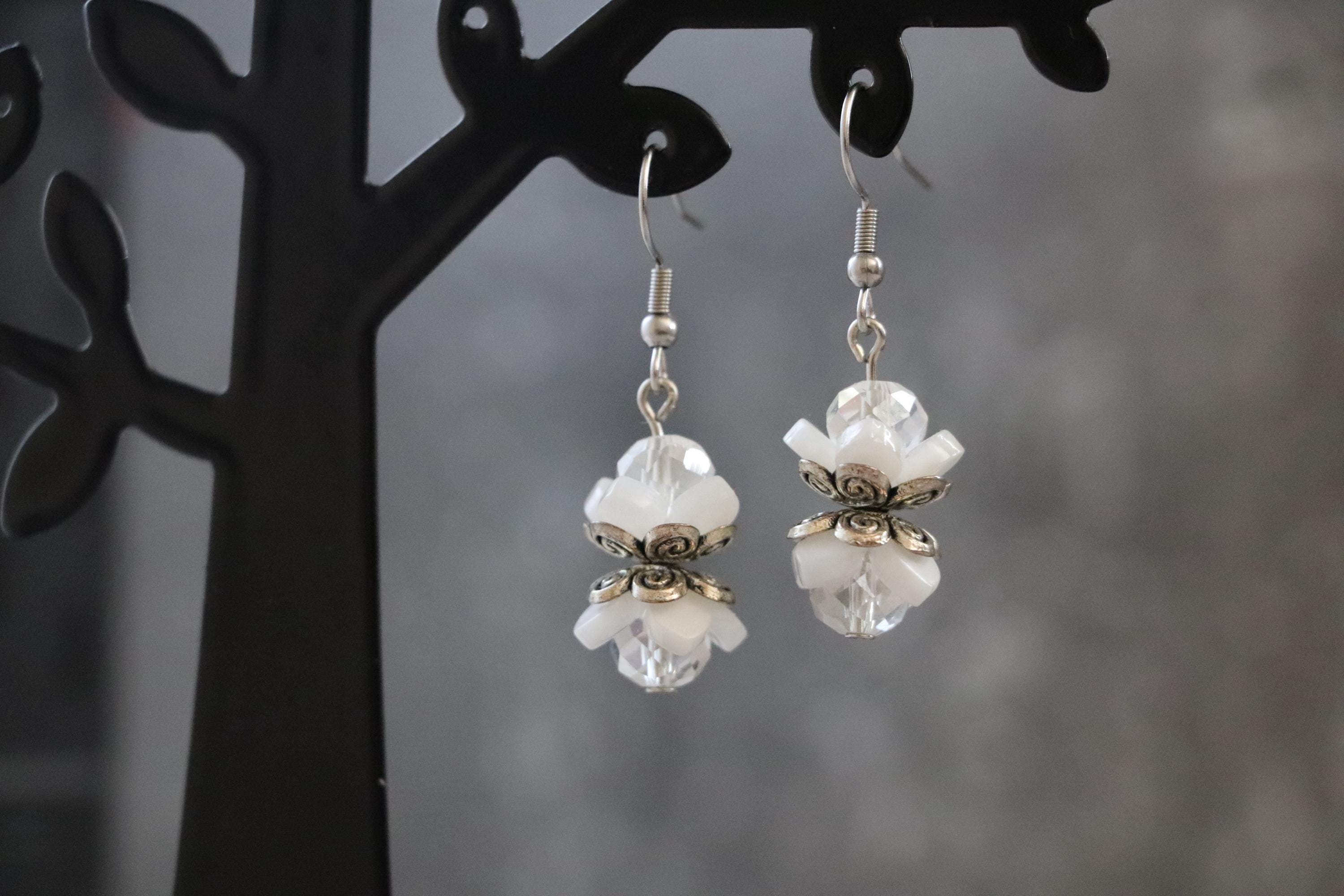 Clear&White Dangle Earrings