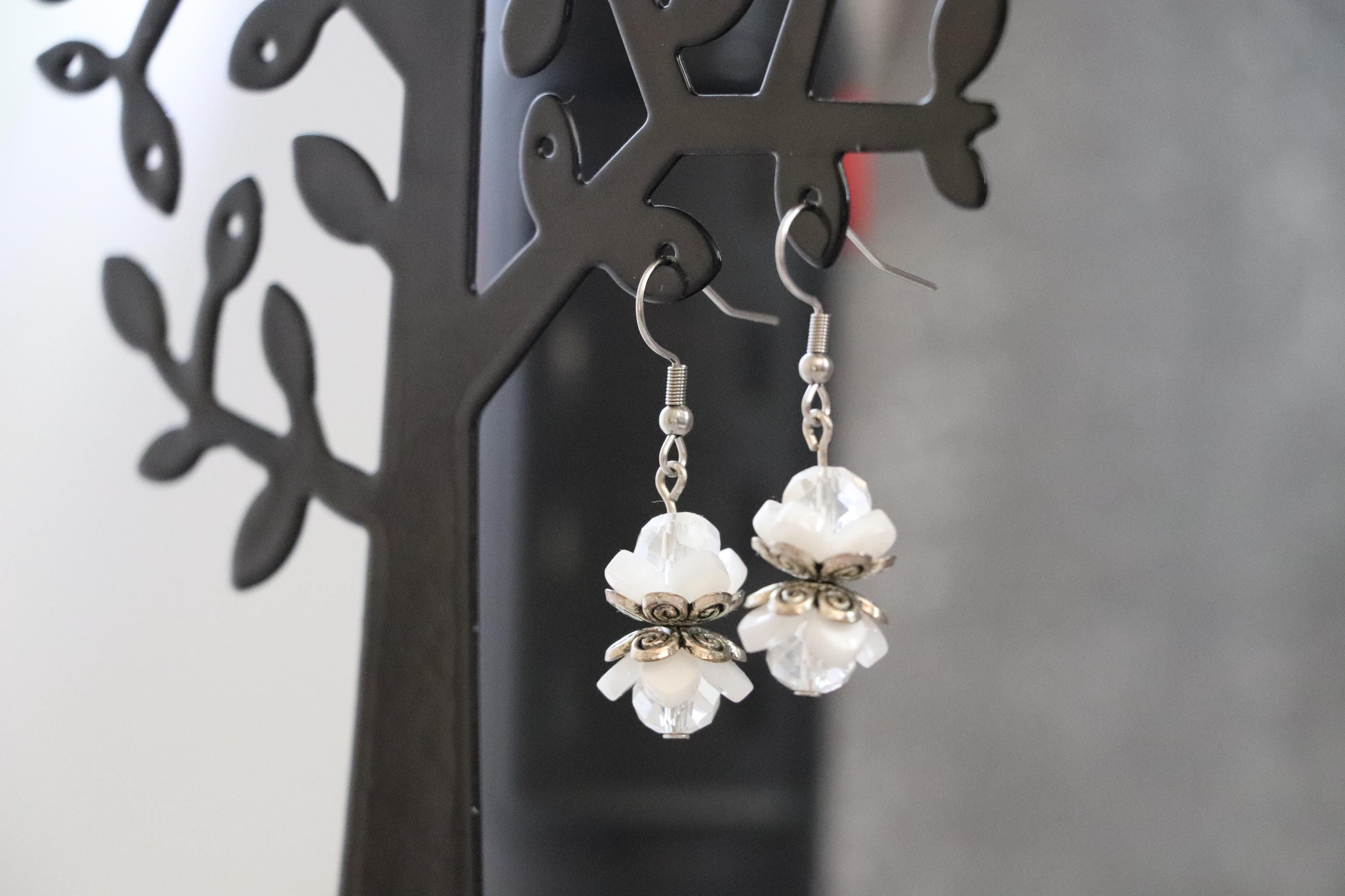 Clear&White Dangle Earrings