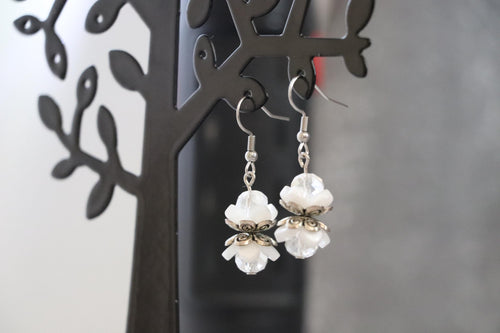 Clear&White Dangle Earrings