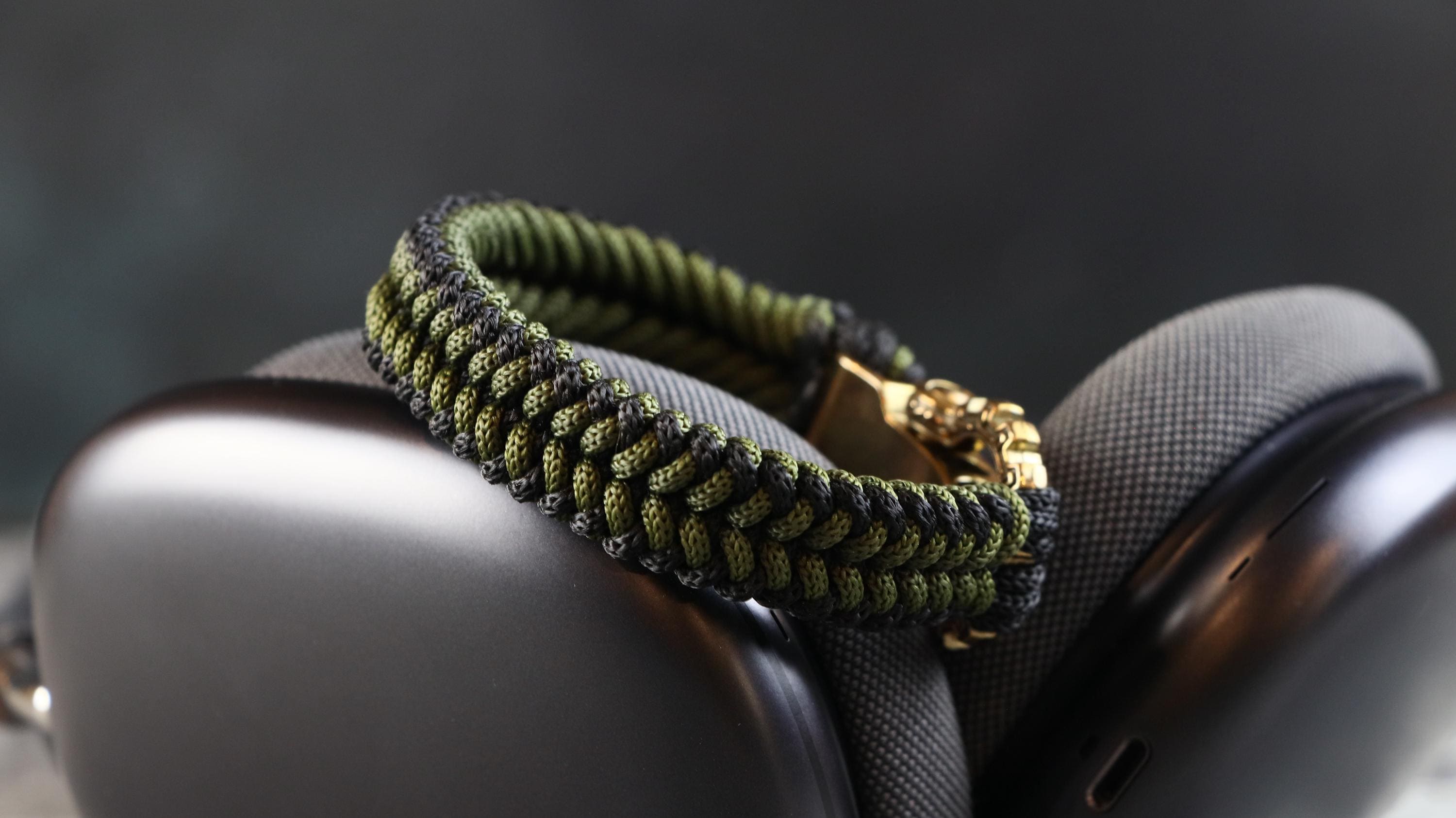 Handmade Green & Black Patterned Paracord Men’s Bracelet