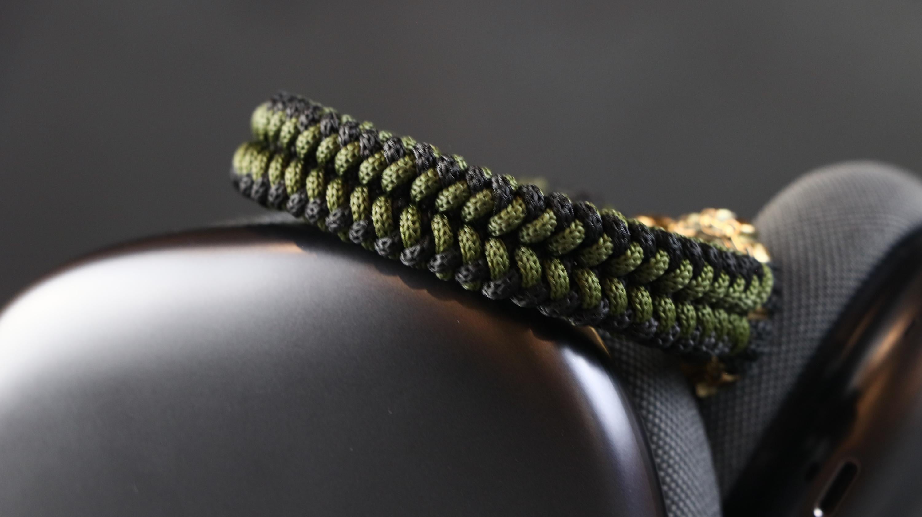 Handmade Green & Black Patterned Paracord Men’s Bracelet