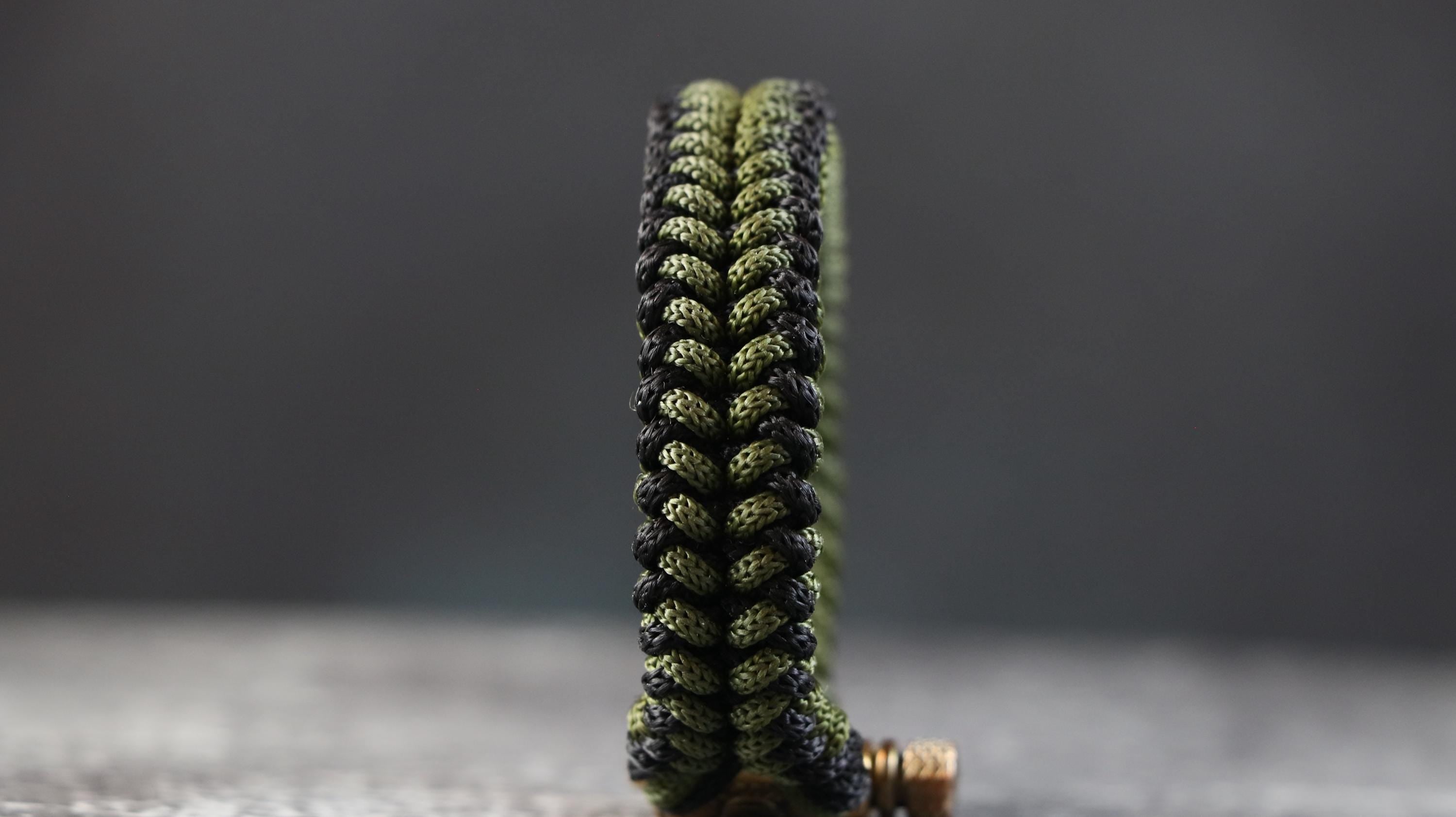 Handmade Green & Black Patterned Paracord Men’s Bracelet