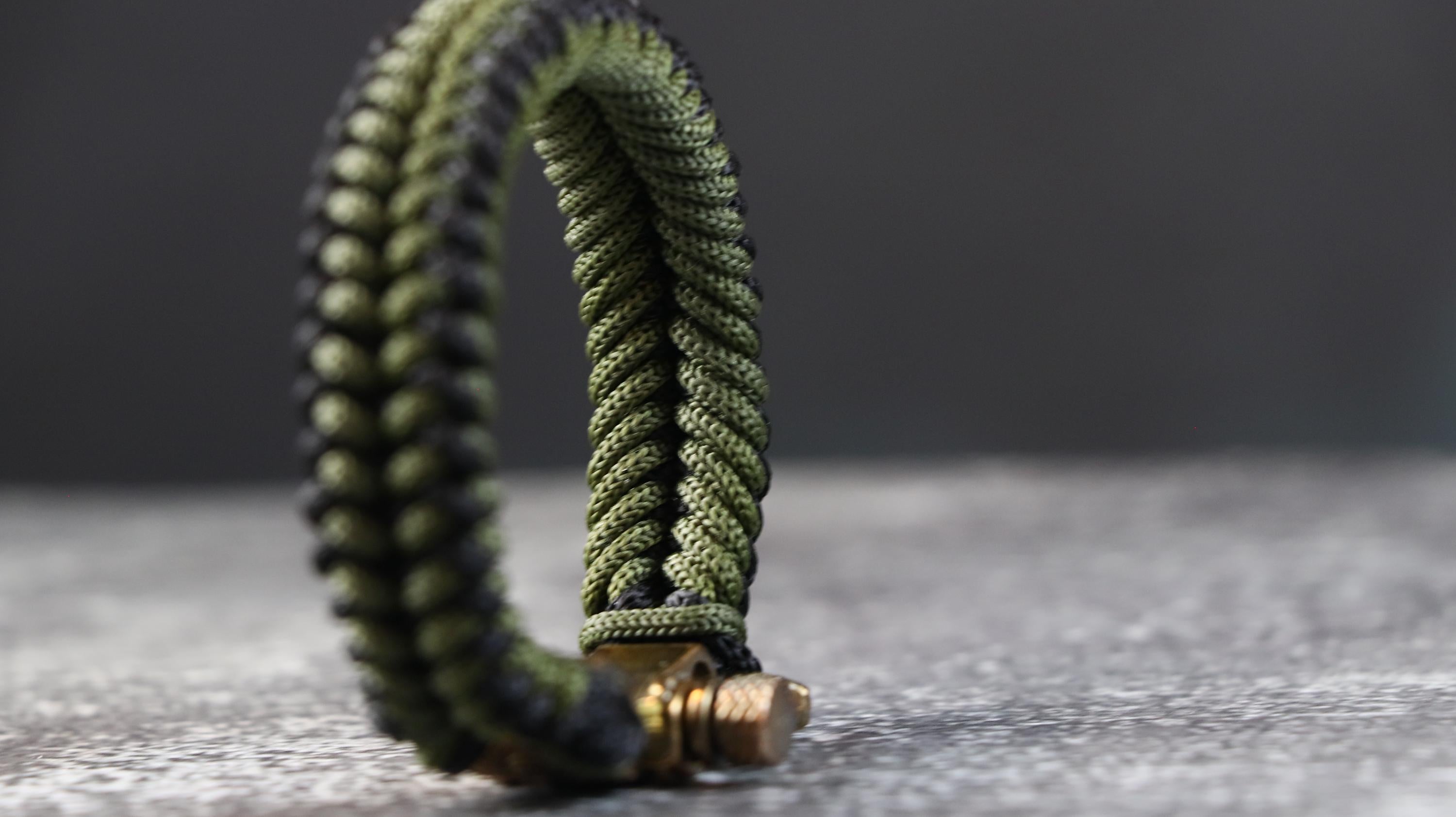 Handmade Green & Black Patterned Paracord Men’s Bracelet