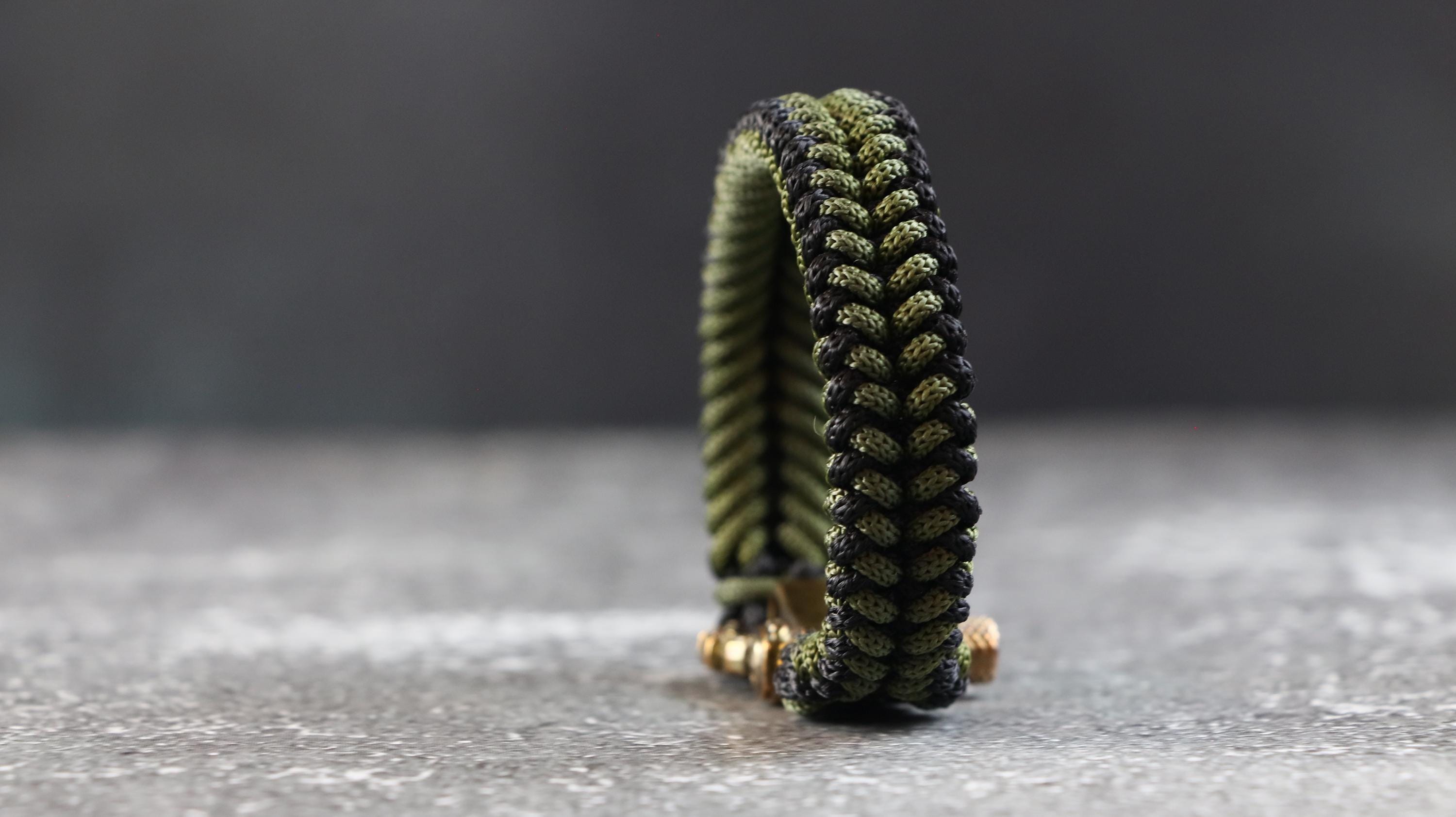 Handmade Green & Black Patterned Paracord Men’s Bracelet