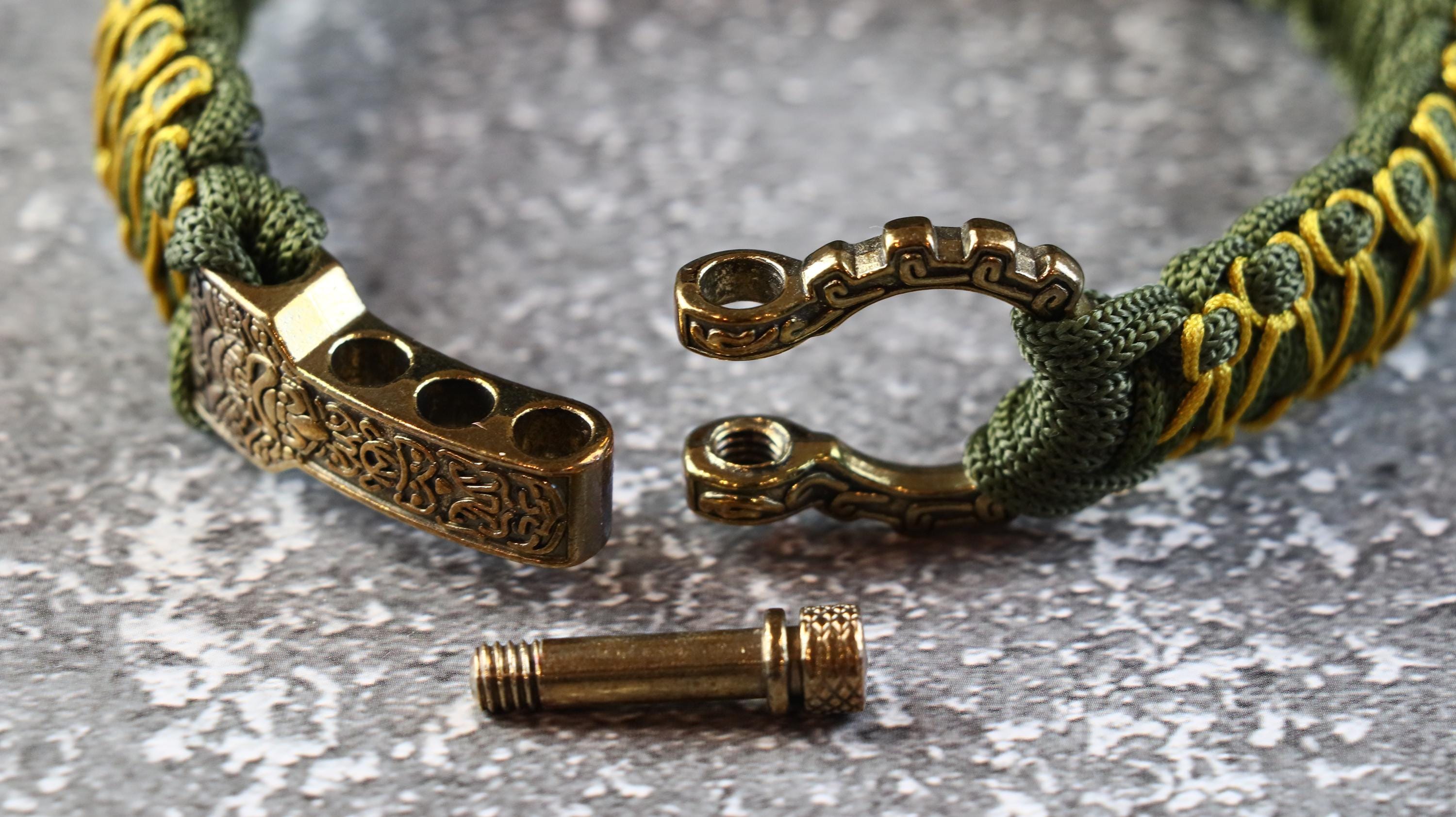 Handmade Green & Mustard Men’s Minimal Paracord Bracelet