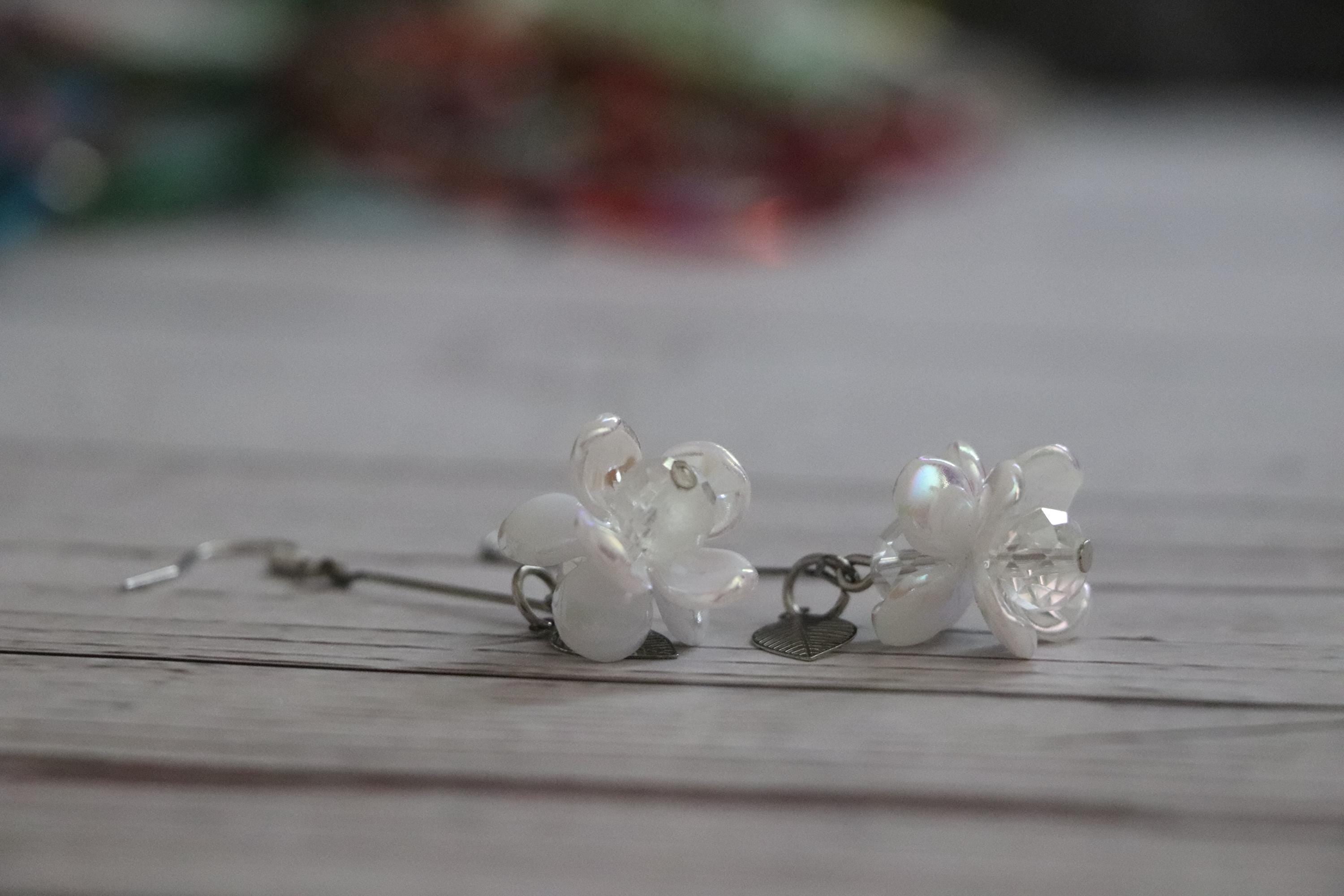 White Flower & Clear Crystal Earrings
