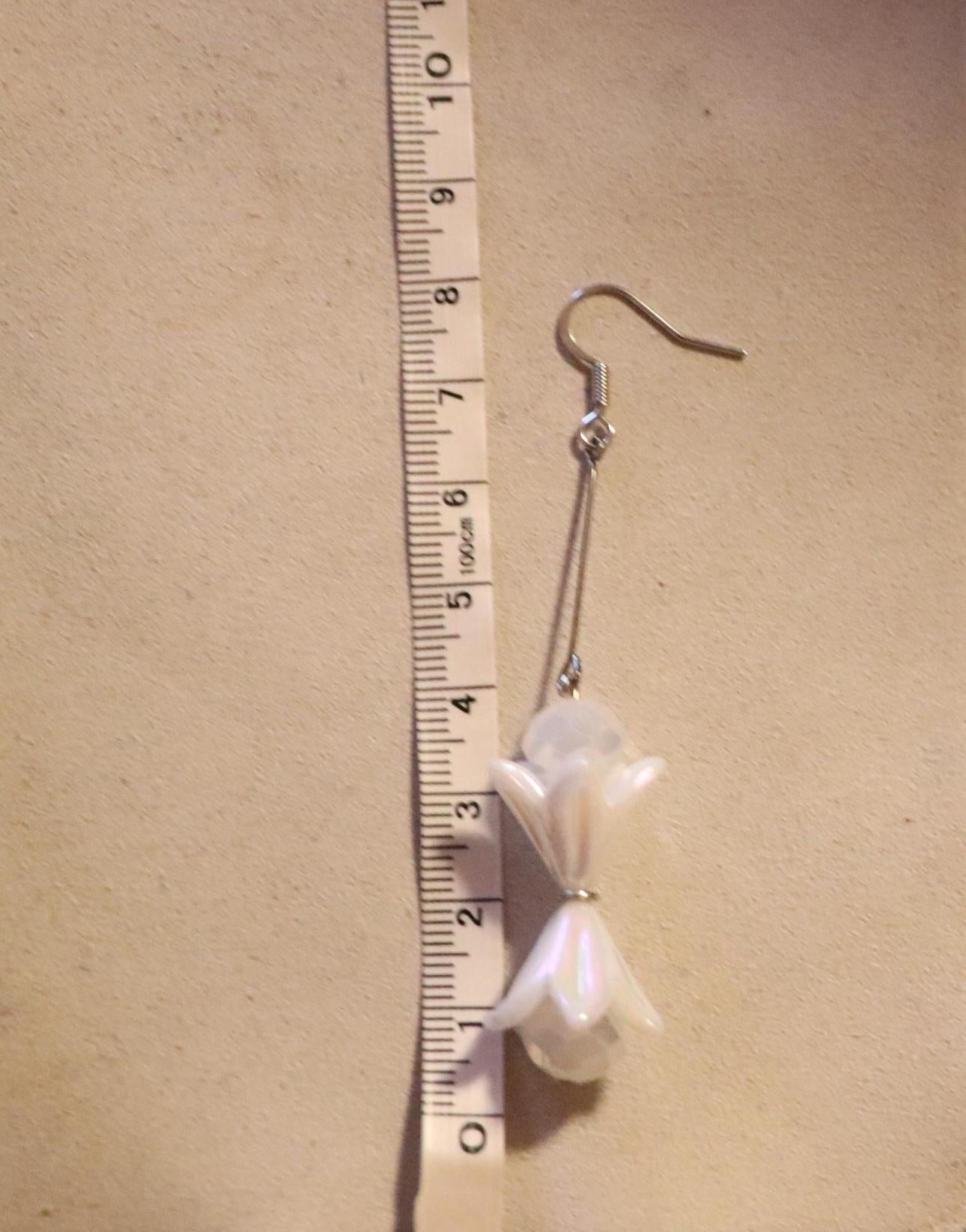 White Flower Dangle Earrings with Crystal Beads