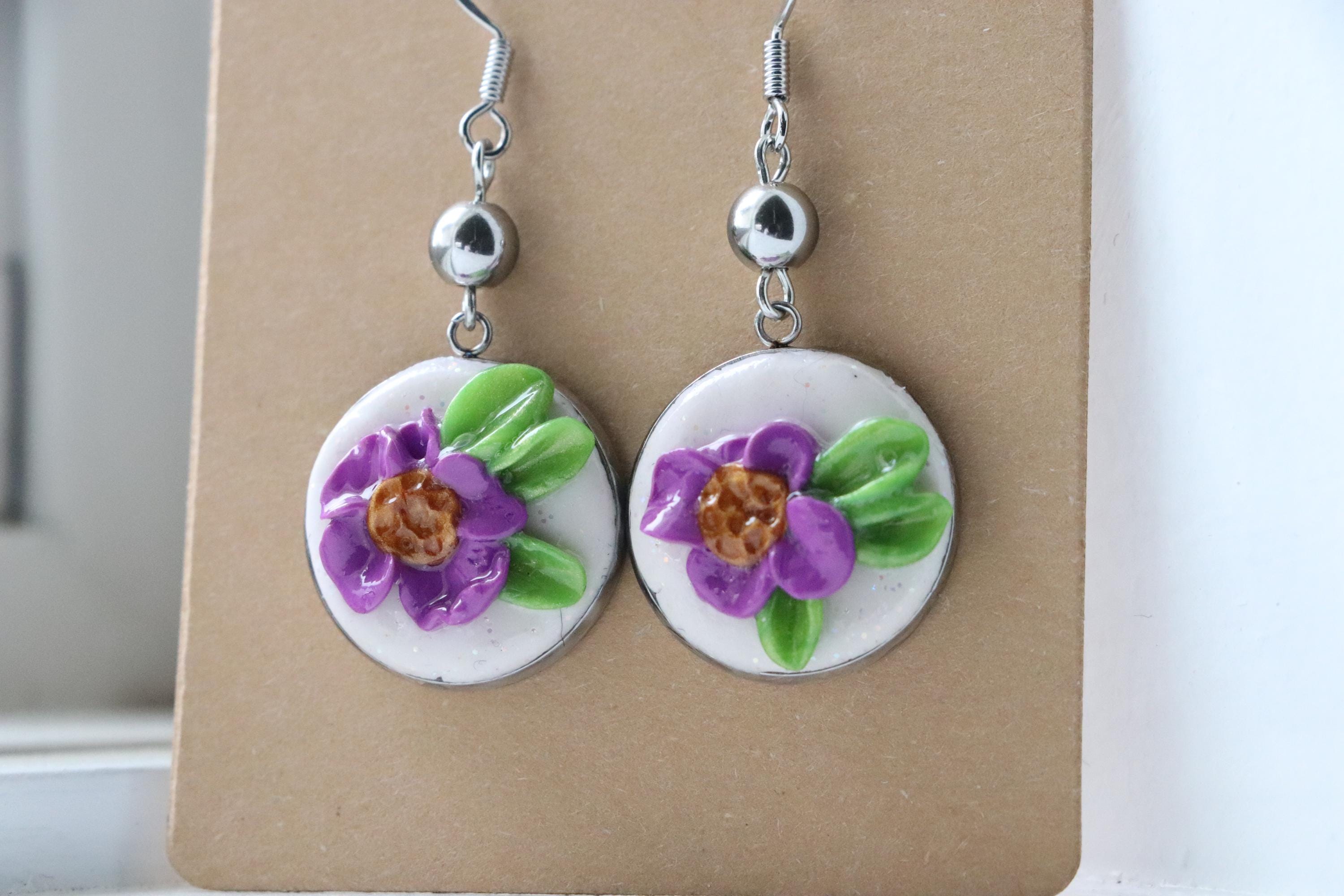 White Polymer Clay Earrings with Lilac Flower Design – Handmade Spring Jewelry Gift